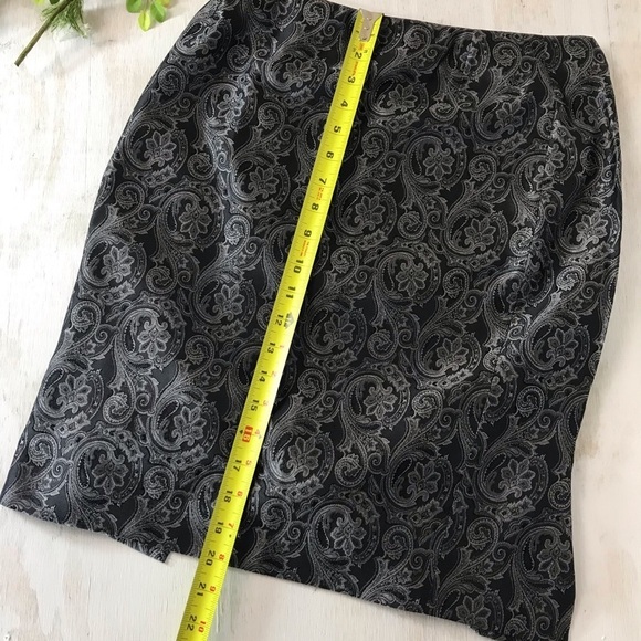 Balenciaga Paris Women’s Black and Silver Silk Printed Pencil Skirt Size 38 - Picture 8 of 9